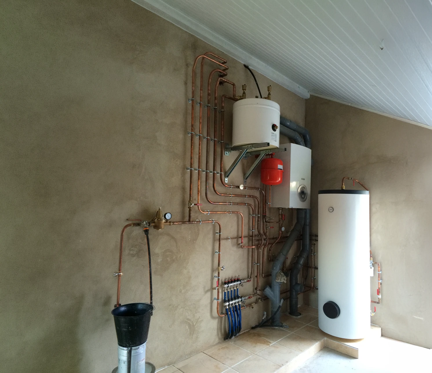 Panneaux photovoltaïques installés sur le toit d'une maison